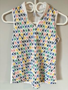ADIDAS Sleeveless V-Neck Athletic Golf Top in Multicolor Chevron Print